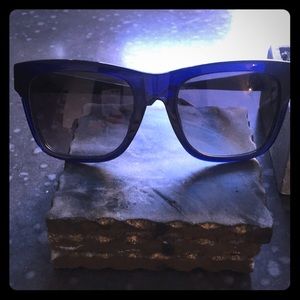 DVF SUNGLASSES IN DARK BLUE